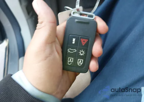 2011 Volvo Xc60 T6/T6 R-Design from USA, damaged, VIN YV4902DZ4B2202131